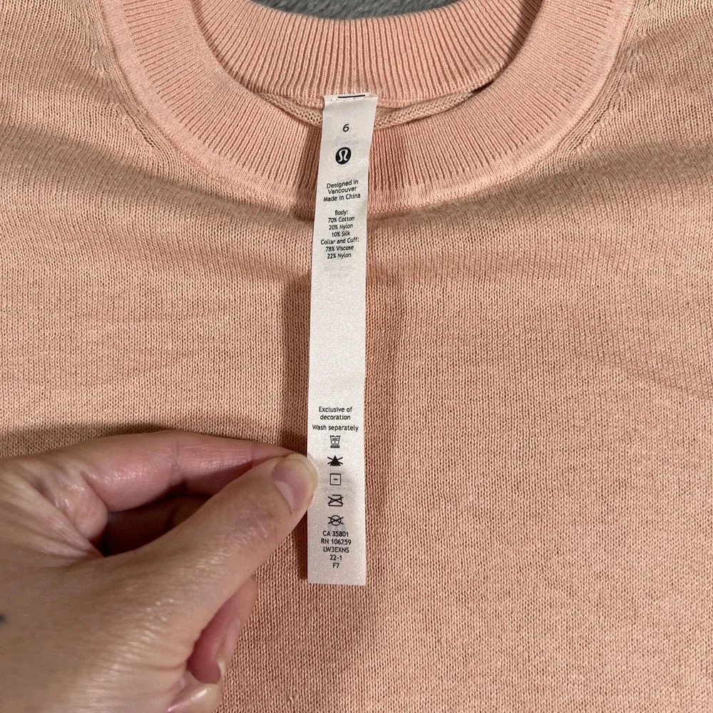 Lululemon Silk Blend Crewneck Sweater Womens Size 6 Peach Satin Lightweight Knit